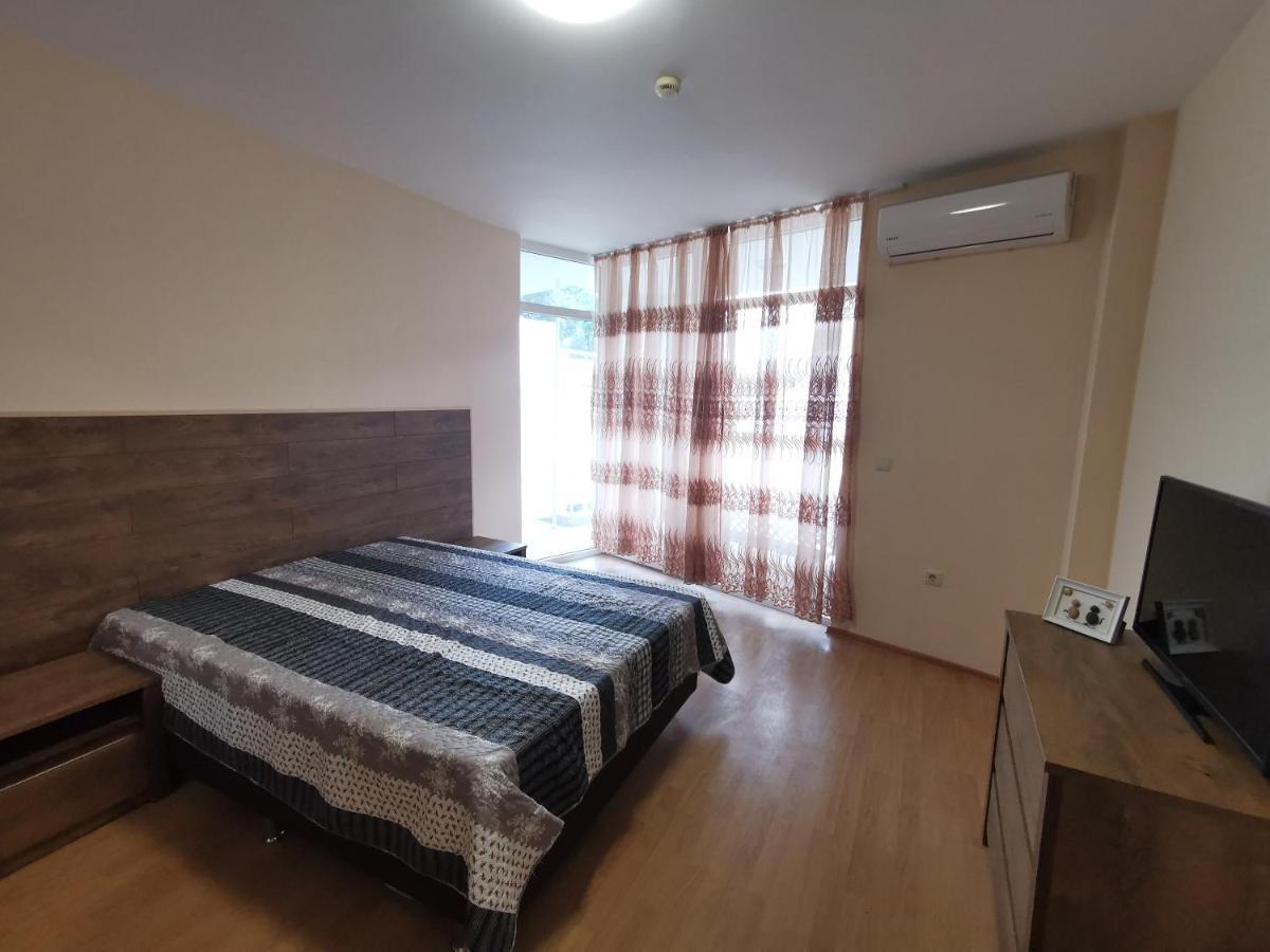 Къмпинг Градина - Апартамент С Две Спални В К-С Черноморска Звезда Apartman Csernomorec Kültér fotó