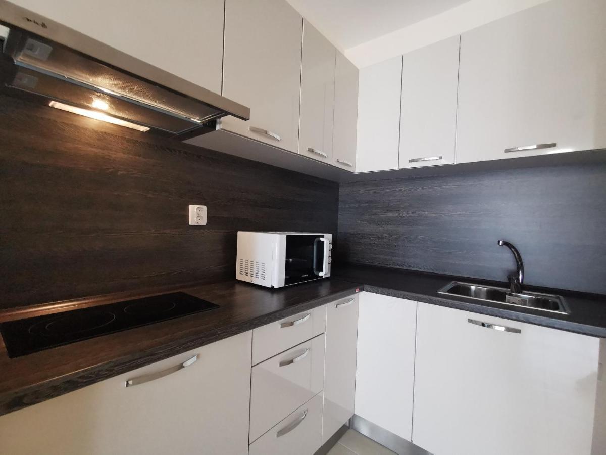 Къмпинг Градина - Апартамент С Две Спални В К-С Черноморска Звезда Apartman Csernomorec Kültér fotó